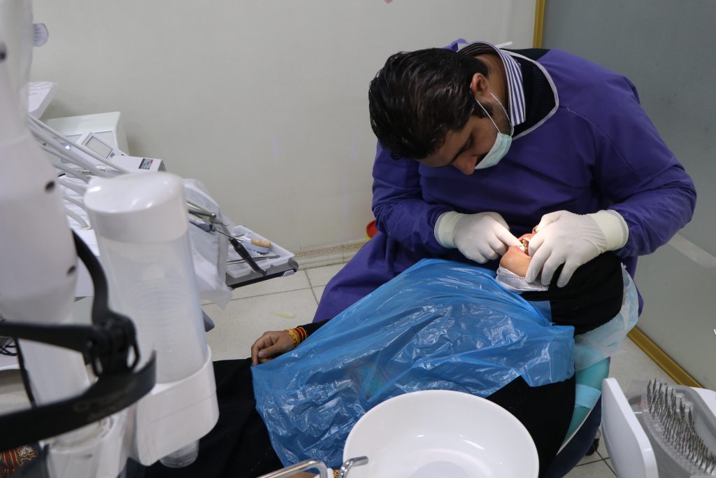 خدمات بهداشتی و درمانی برای نوجوانان